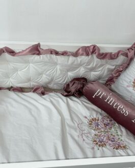 الطقم كامل مع التطريز